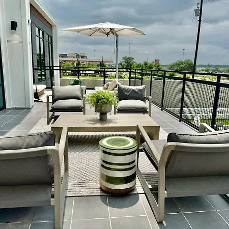 Ferienwohnung Cozy 1Br Near Domain Pool &Gym